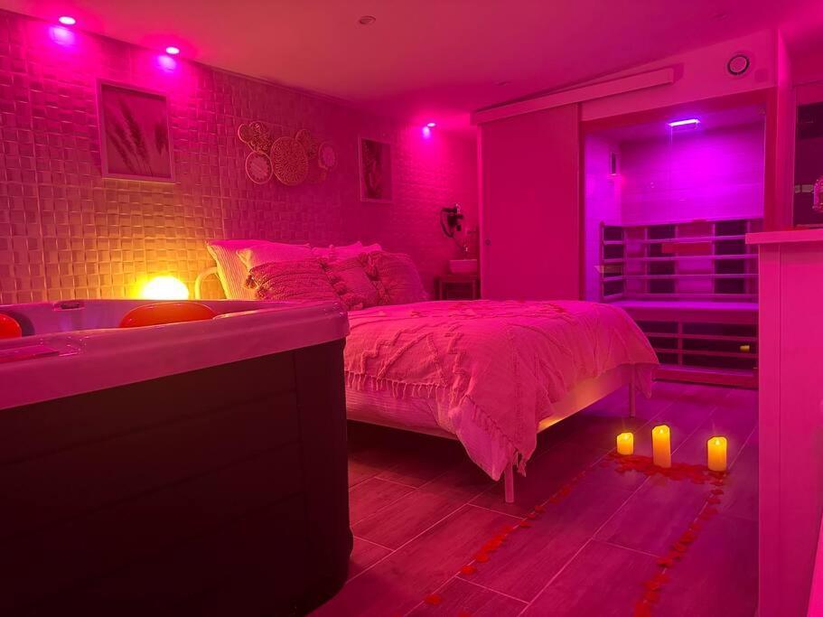 Love Room. Une Bulle D Evasion. Lisses Luaran gambar